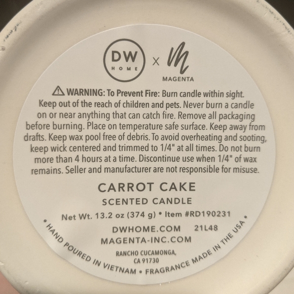 Rae Dunn "BUNNY TREATS" Carrot Cake Scented 13.2 oz Easter Candle - Picture 6 of 7